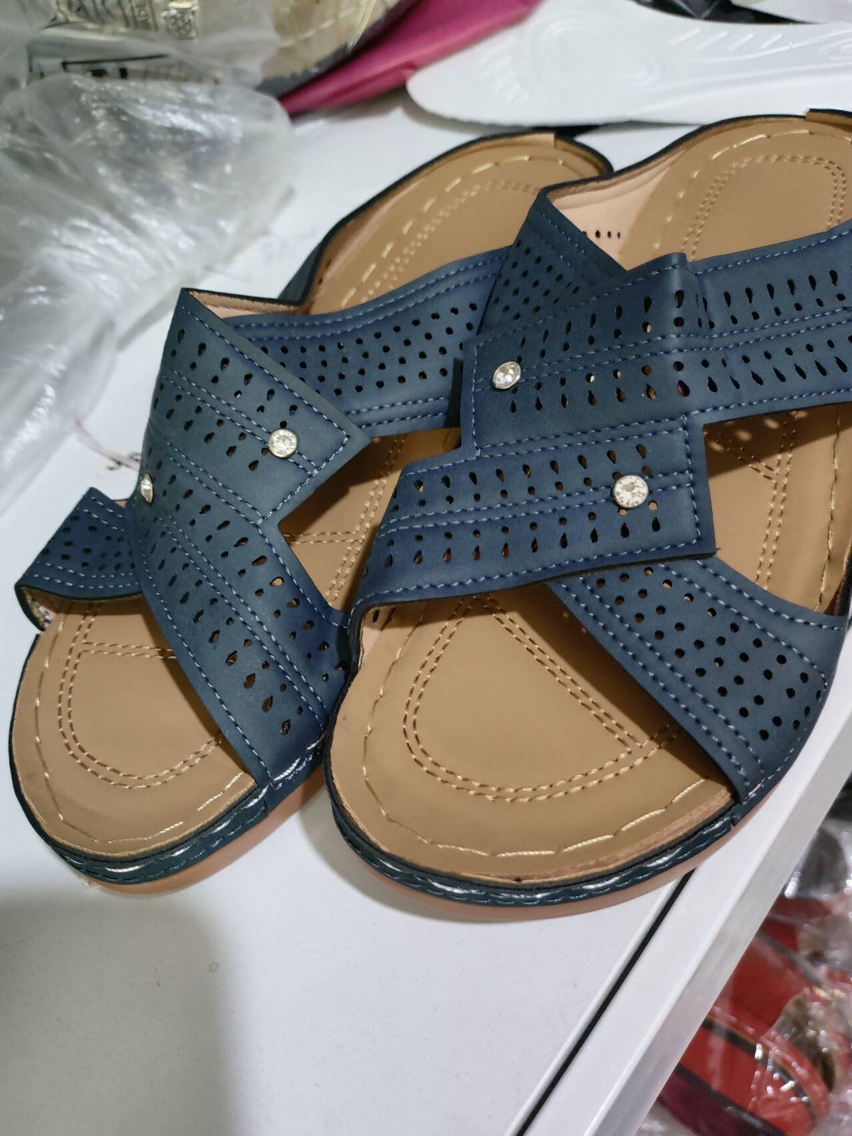 SUSAN | CROSSOVER ORTHOPEDIC WEDGE SANDALS